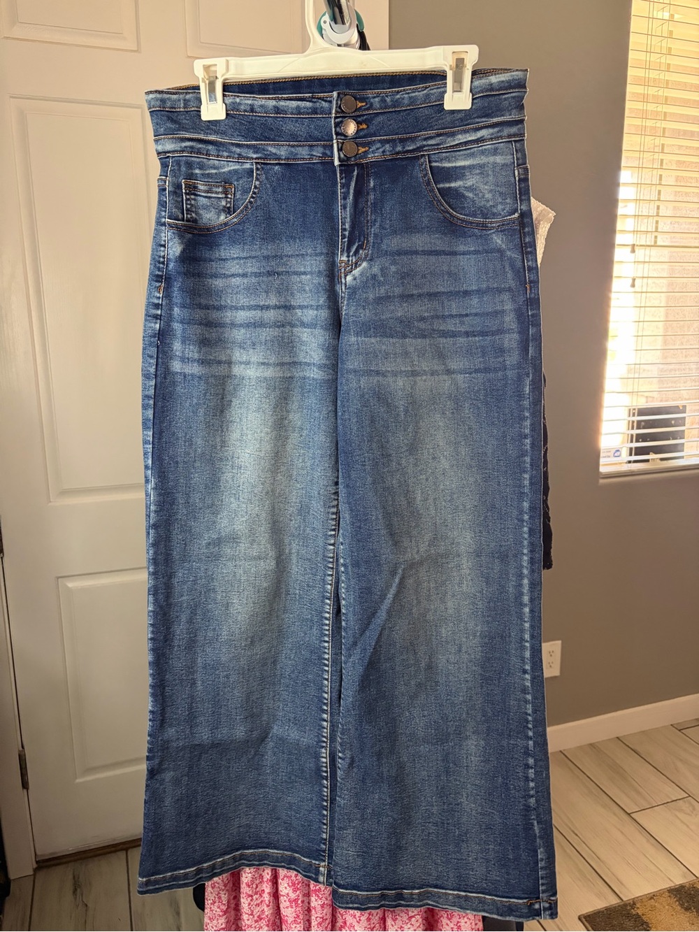 High-Rise Wide Leg Jeans in Medium Blue